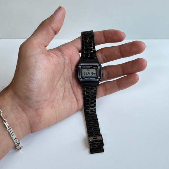 Y2K 2000s vintage style black stainless steel digital watch - Picture 7 of 8